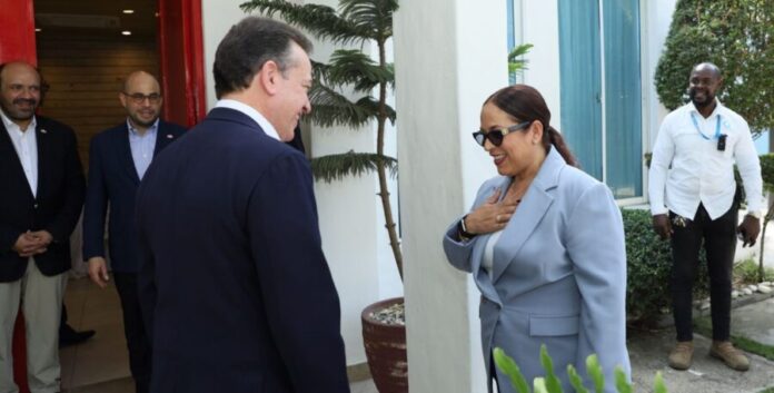 La reunión de los cancilleres se celebró en las instalaciones del Parque Industrial CODEVI, en Dajabón.