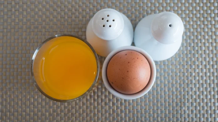 La acidez de los cítricos puede dificultar la absorción de las proteínas del huevo. Crédito: Shutterstock