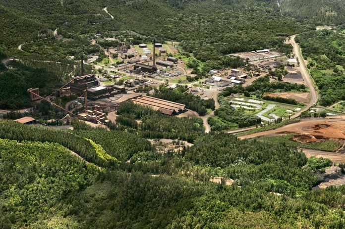 Incautan furgón cargado de níquel presuntamente extraído de Falcondo