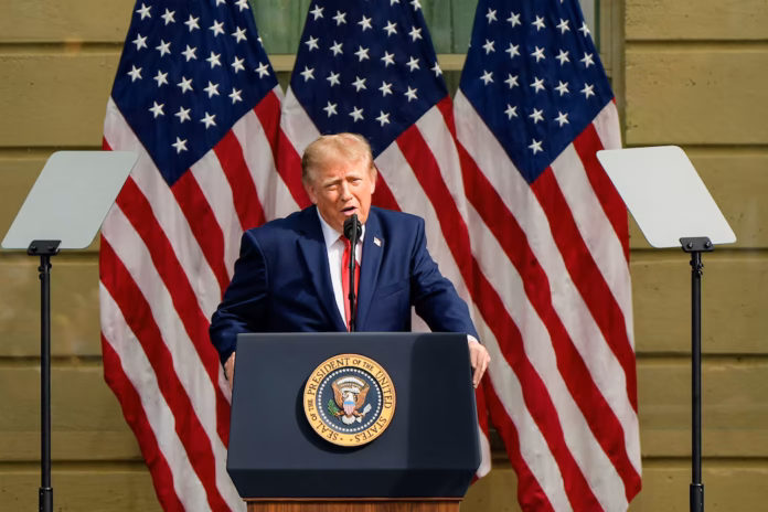 El presidente de Estados Unidos, Donald Trump, habla durante una ceremonia conmemorativa del 25.º aniversario del ataque al Pentágono del 11 de septiembre de 2001, en Washington D. C., el 11 de septiembre de 2026. REUTERS/Elizabeth Frantz